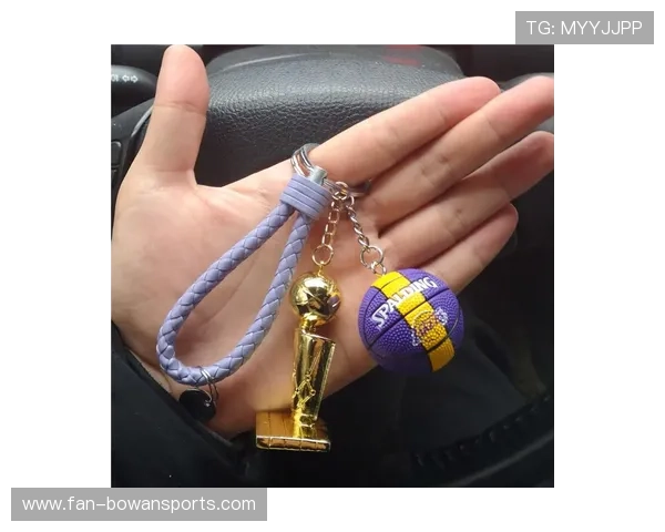 足球球星钥匙扣小清新风格设计 打造时尚运动与个性潮流完美融合 足球球星钥匙扣小清新风格设计 打造时尚运动与个性潮流完美融合